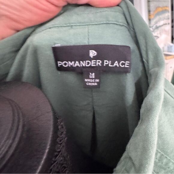 Tuckernuck Pomander Place Polly Shirt Dress size Medium- great used condition - Picture 7 of 14